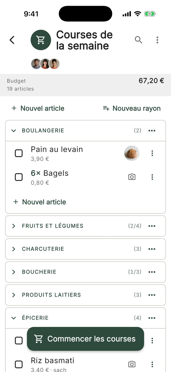 Une liste de courses classée par rayon, avec le prix des articles et un budget en cours