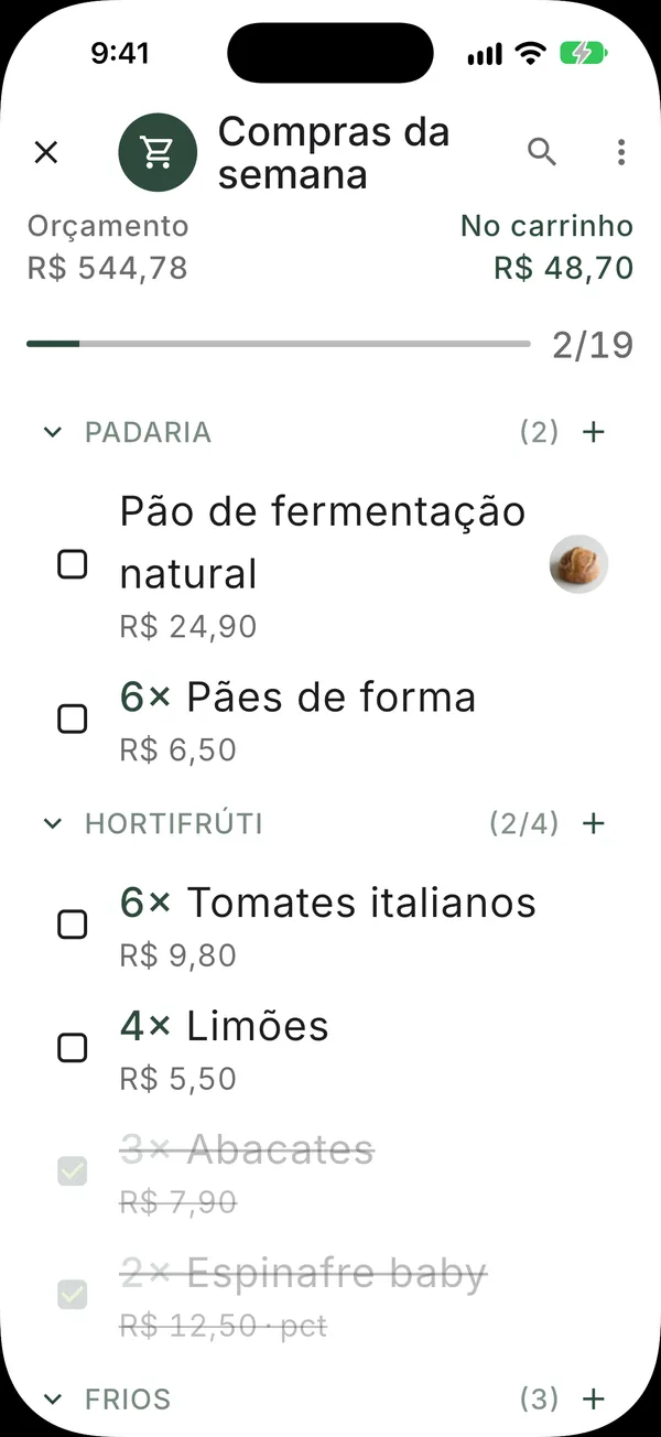 Uma lista de compras semanal no modo de compras, com o orçamento, o total no carrinho e uma barra de progresso